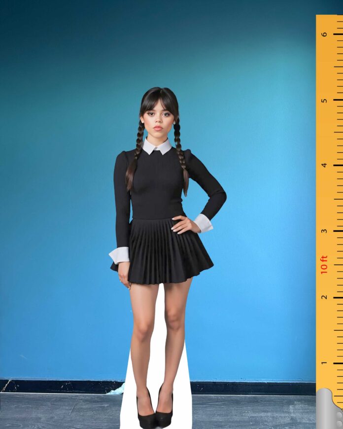 taille jenna ortega
