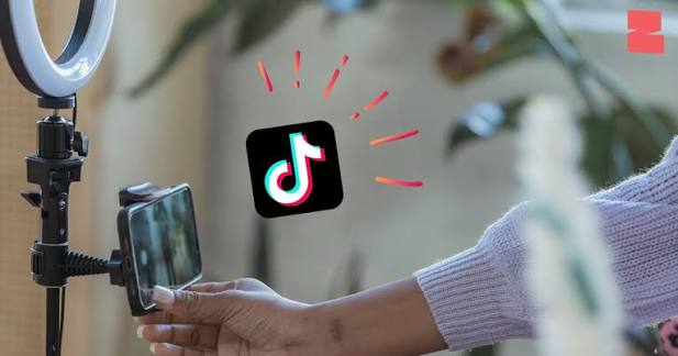 Découvrir une vidéo gênante, diffamatoire ou publiée sans son consentement sur TikTok peut être source